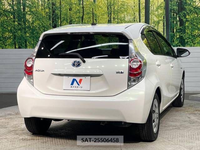 Toyota AQUA 2013-11 291809-17