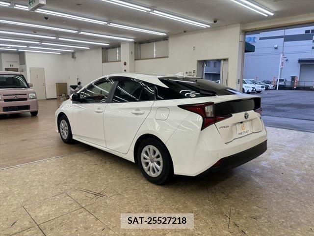 Toyota PRIUS 2021-01 282049-6