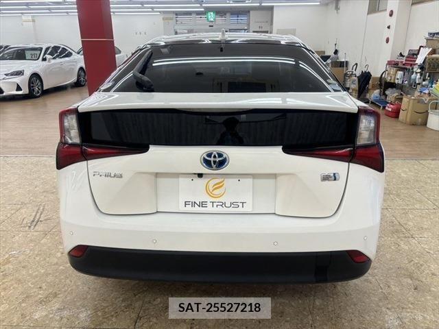 Toyota PRIUS 2021-01 282049-5