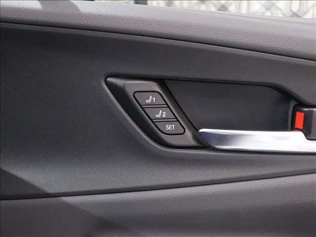 Toyota PRIUS 2023-07 192092-6