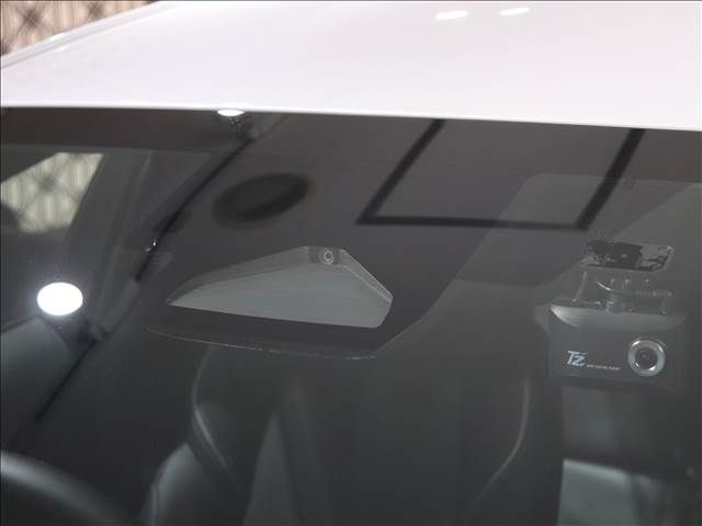 Toyota PRIUS 2023-07 192092-14