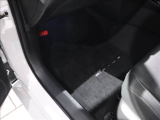 Toyota PRIUS 2023-07 192092-11