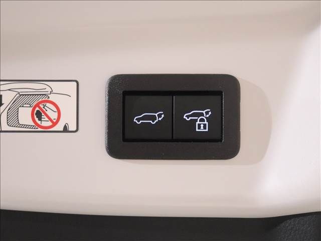 Toyota PRIUS 2023-07 192092-19
