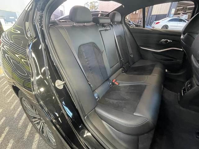 Bmw 3 SERIES 2019-09 13698-5