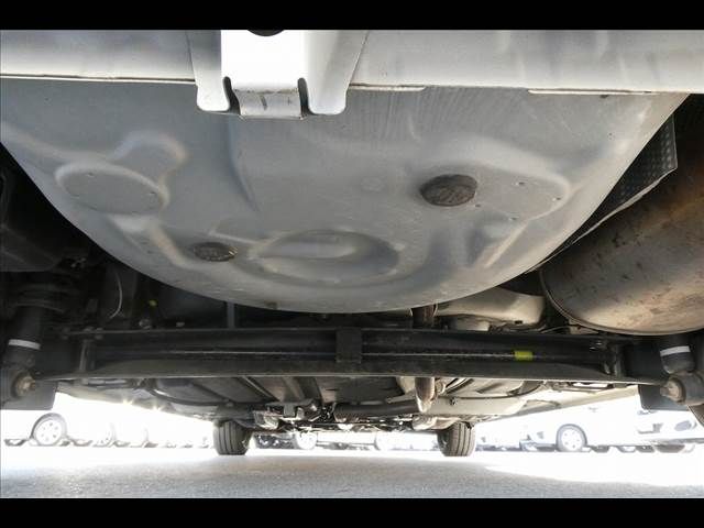 Toyota SIENTA 2018-04 13317-13