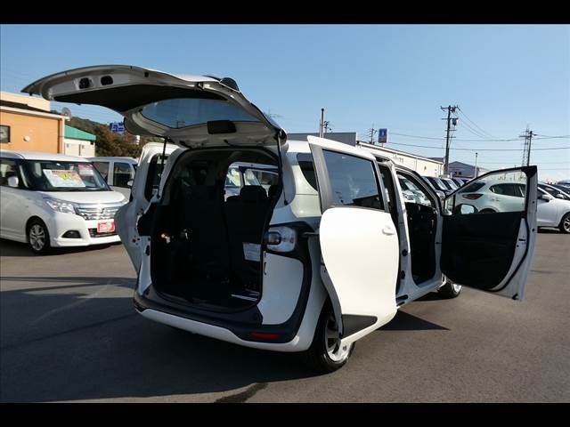 Toyota SIENTA 2018-04 13317-19