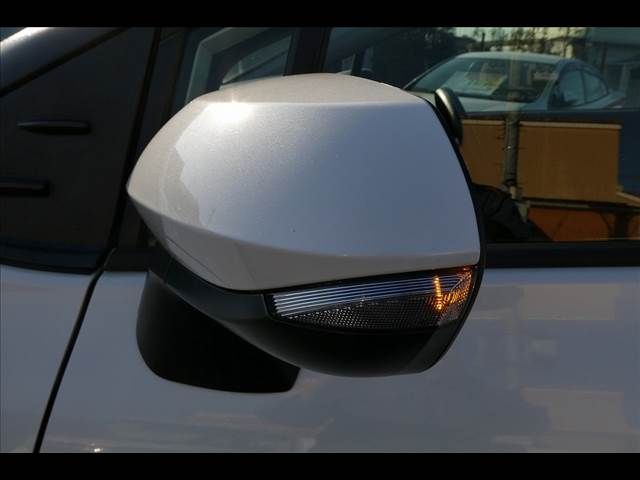 Toyota SIENTA 2018-04 13317-18