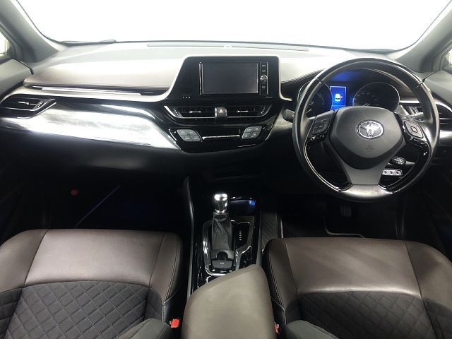 Toyota C-HR 2017-11 5369-1