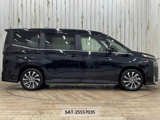 Toyota VOXY 2022-09 332977-13