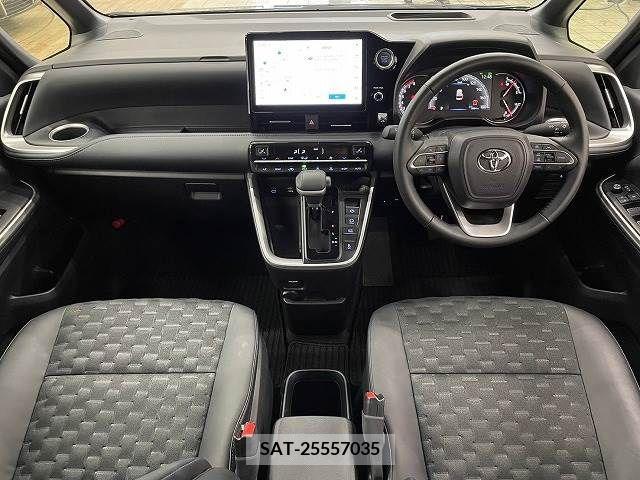 Toyota VOXY 2022-09 332977-1