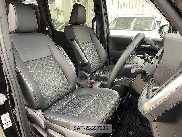 Toyota VOXY 2022-09 332977-8
