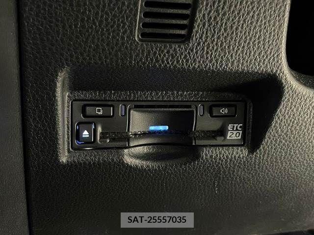 Toyota VOXY 2022-09 332977-7