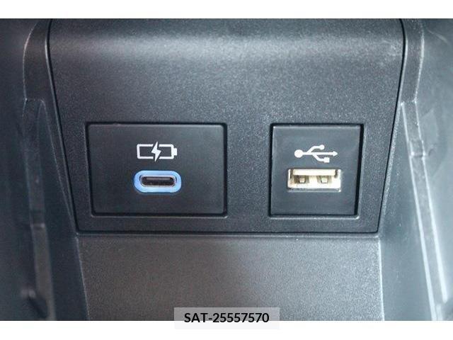 Toyota NOAH 2023-09 313571-6