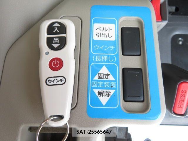 Nissan SERENA 2019-03 324863-6