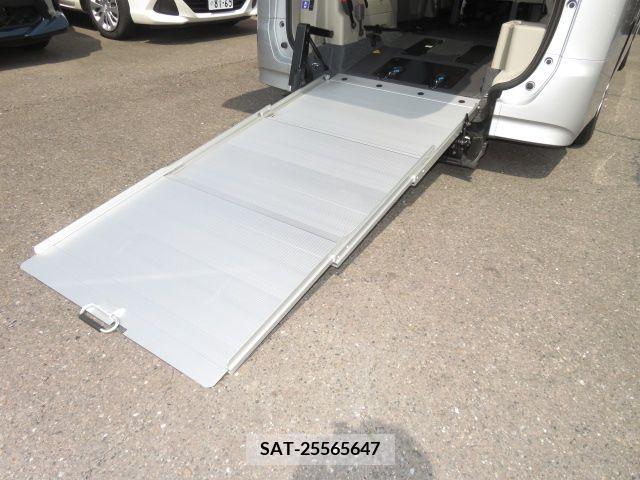 Nissan SERENA 2019-03 324863-1