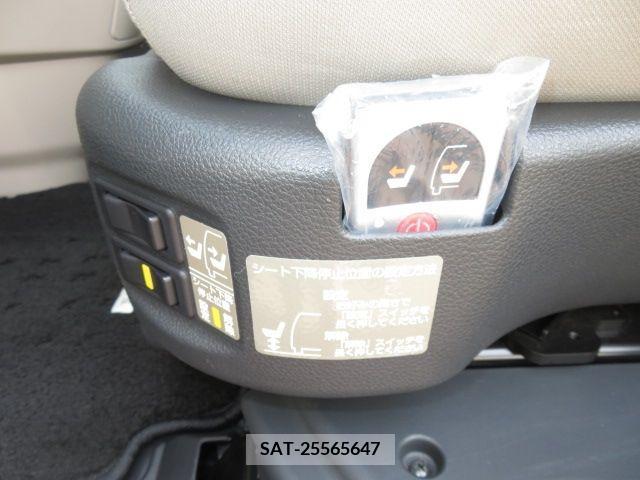 Nissan SERENA 2019-03 324863-10