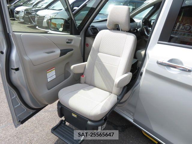 Nissan SERENA 2019-03 324863-9