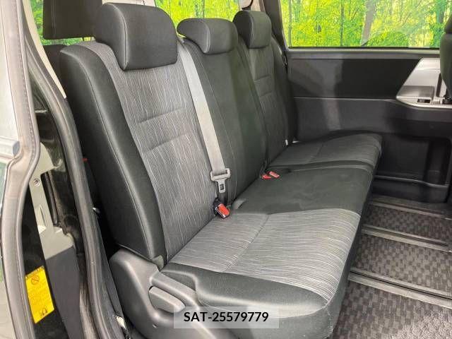 Toyota VOXY 2013-05 248512-9