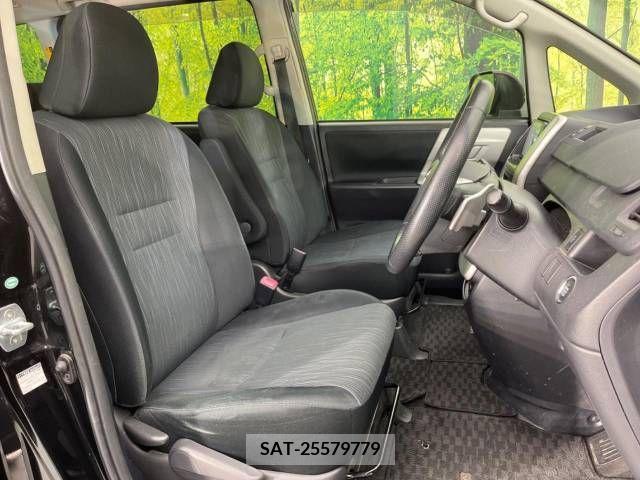 Toyota VOXY 2013-05 248512-8