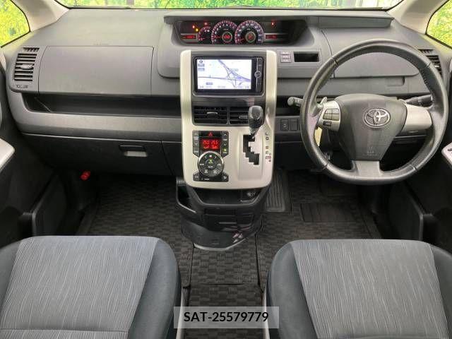 Toyota VOXY 2013-05 248512-1