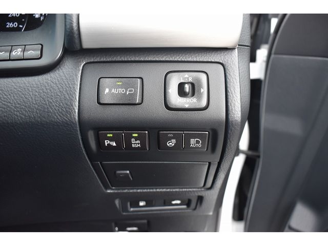 Lexus LS 2014-01 24025-8