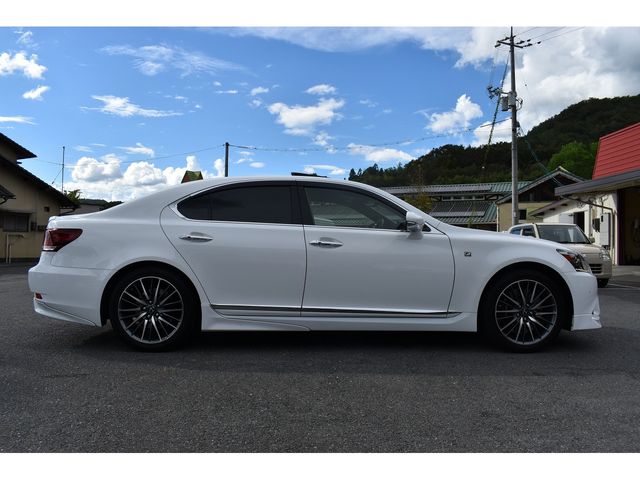 Lexus LS 2014-01 24025-1