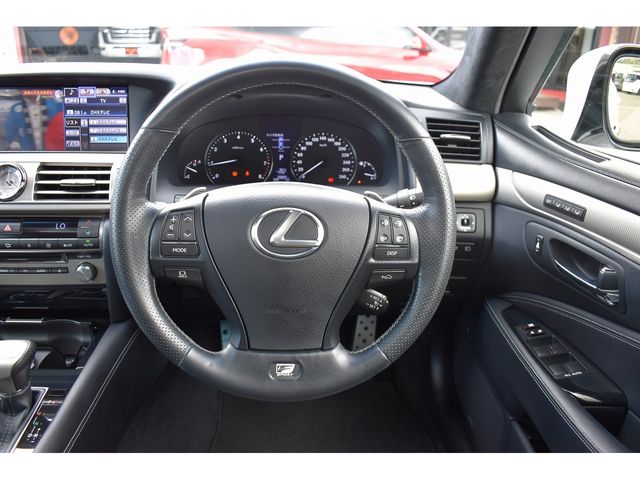 Lexus LS 2014-01 24025-6
