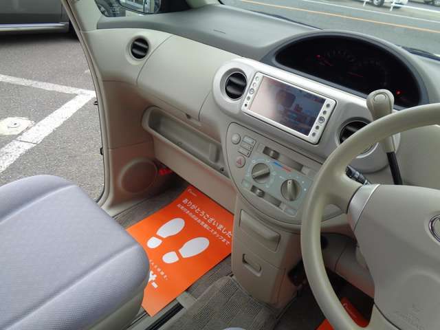 Toyota PORTE 2010-09 187321-2
