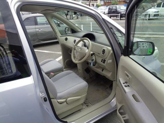 Toyota PORTE 2010-09 187321-7