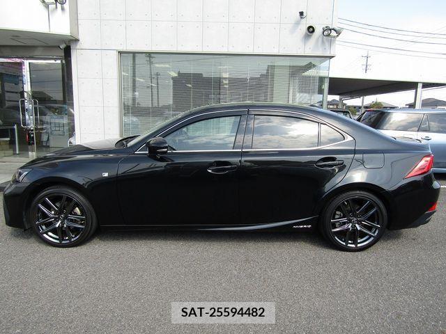 Lexus IS 2020-03 219693-4