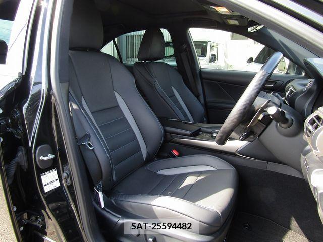 Lexus IS 2020-03 219693-8