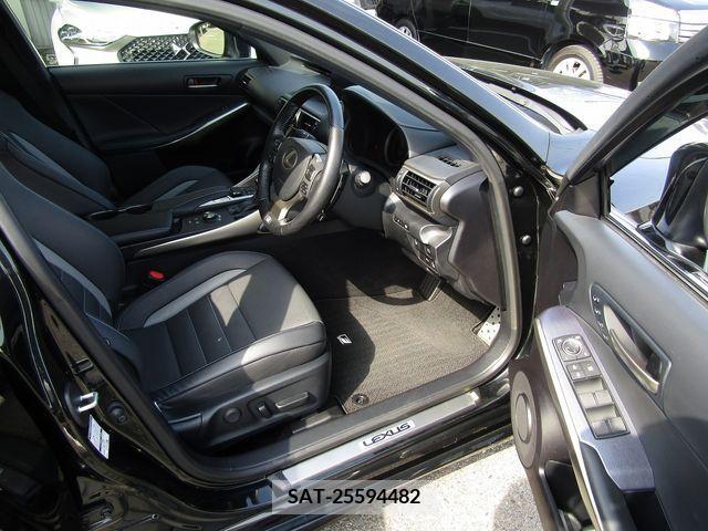 Lexus IS 2020-03 219693-7