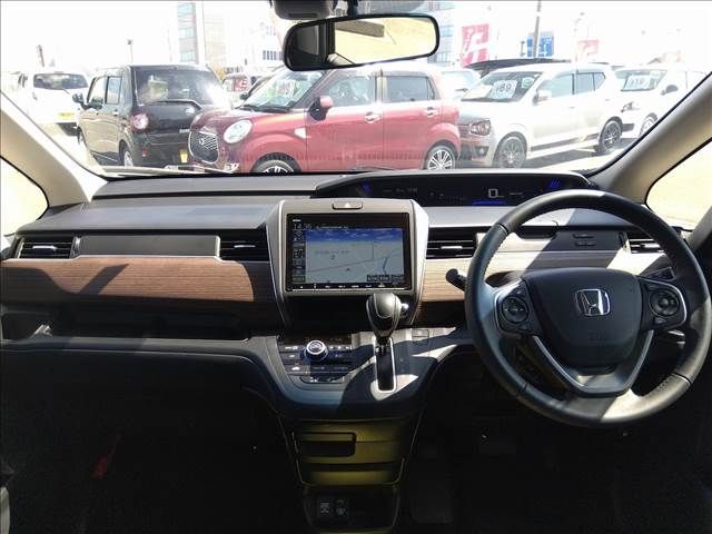 Honda FREED 2022-02 6816-1