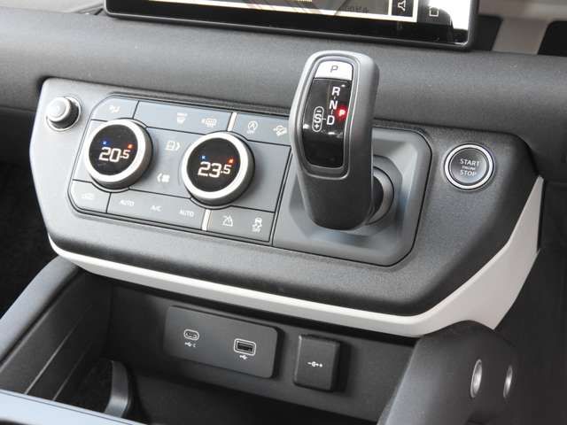 ROVER DEFENDER 2022-05 181945-8