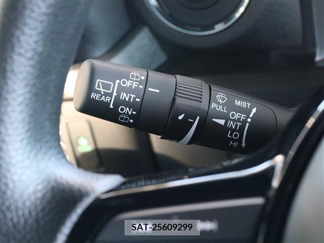 Honda N BOX CUSTOM 2023-11 207077-18