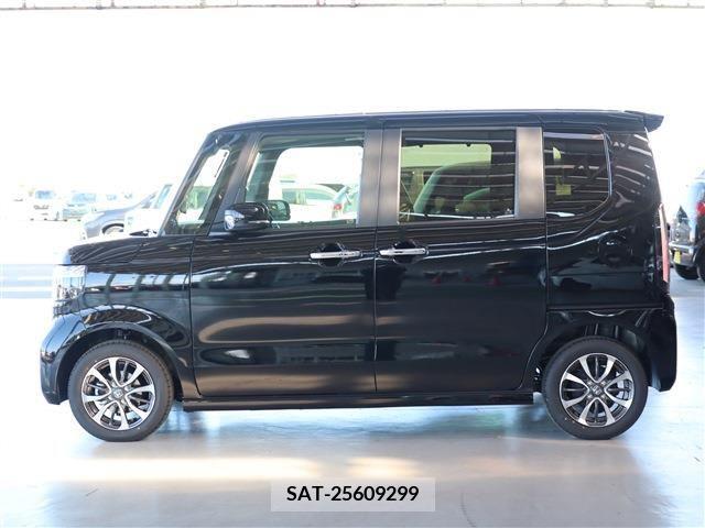 Honda N BOX CUSTOM 2023-11 207077-6