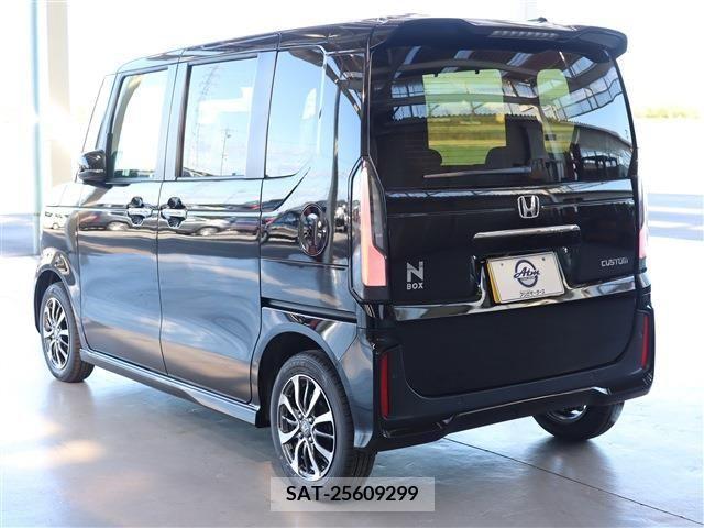 Honda N BOX CUSTOM 2023-11 207077-5