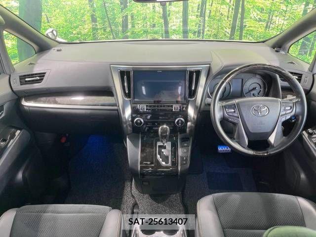 Toyota VELLFIRE 2016-08 222058-1