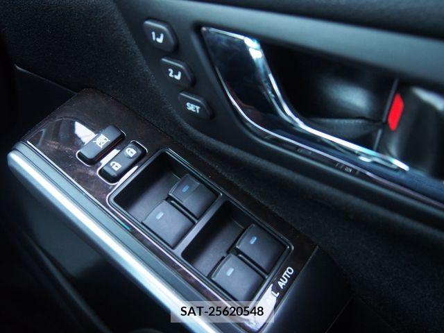Toyota SAI 2017-05 204431-12