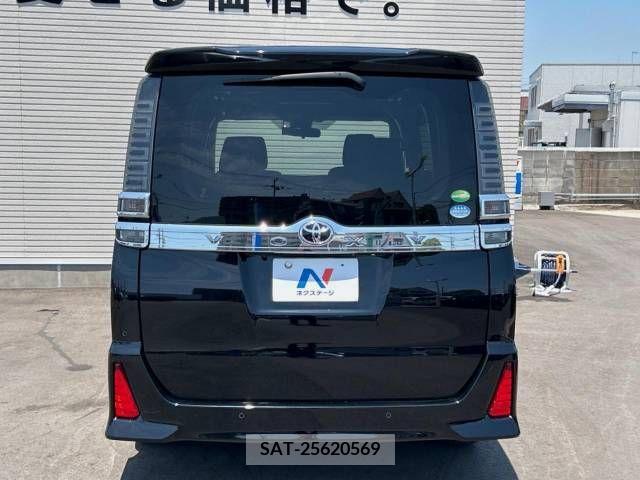 Toyota VOXY 2019-04 331723-16