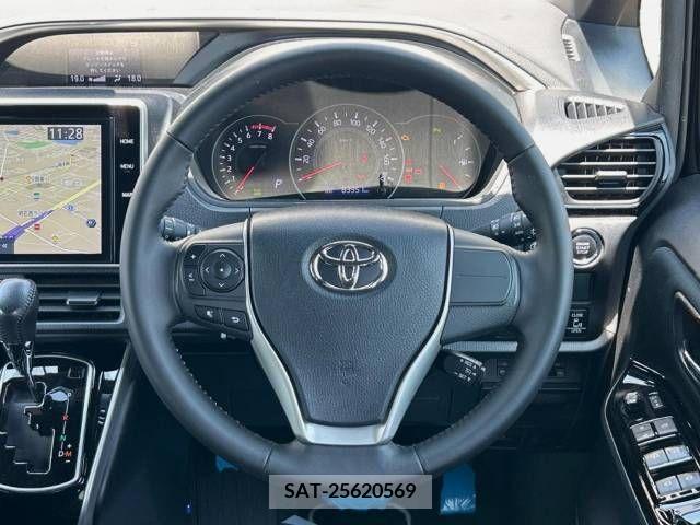 Toyota VOXY 2019-04 331723-2