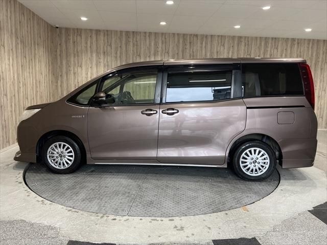 Toyota NOAH HYBRID 2014-03 12801-7