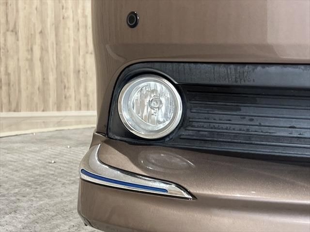 Toyota NOAH HYBRID 2014-03 12801-10