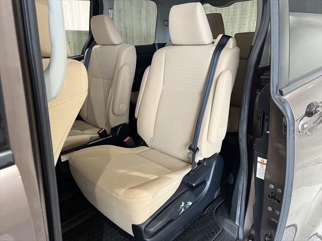Toyota NOAH HYBRID 2014-03 12801-23