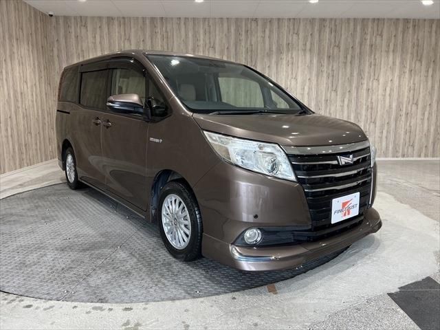Toyota NOAH HYBRID 2014-03 12801-2