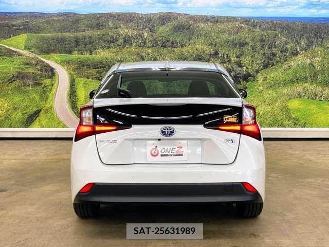 Toyota PRIUS 2021-10 322485-2