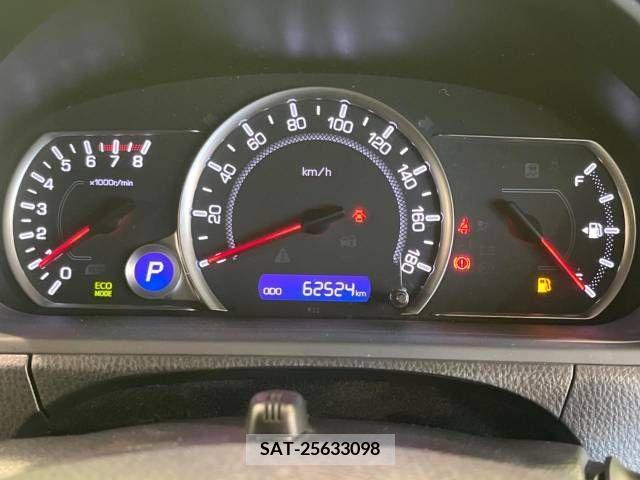Toyota VOXY 2017-06 233176-19