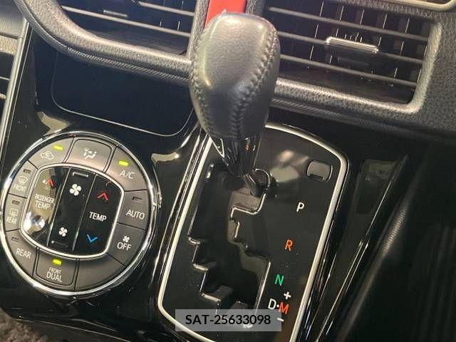 Toyota VOXY 2017-06 233176-18