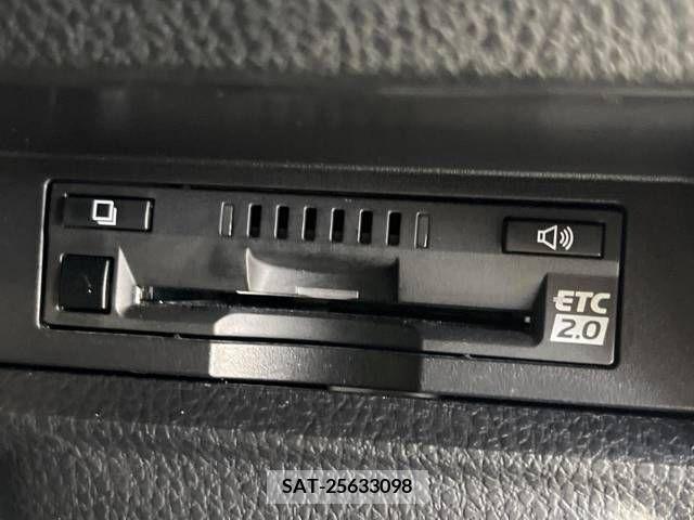 Toyota VOXY 2017-06 233176-6