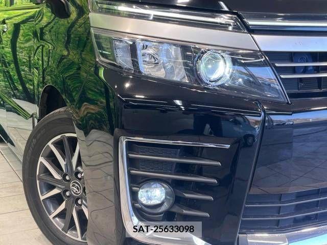 Toyota VOXY 2017-06 233176-11